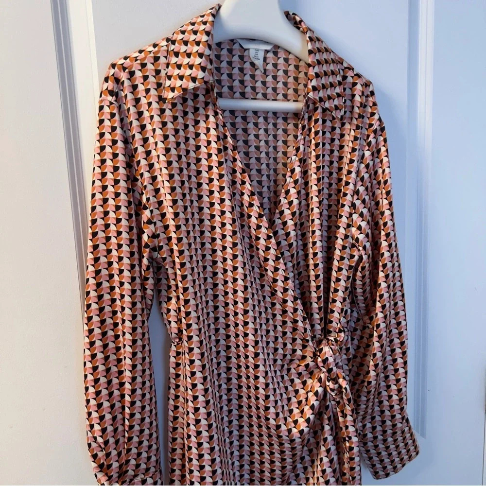 H&M Pink/Patterned Satin Wrapover Shirt Dress Size S - Picture 5 of 9